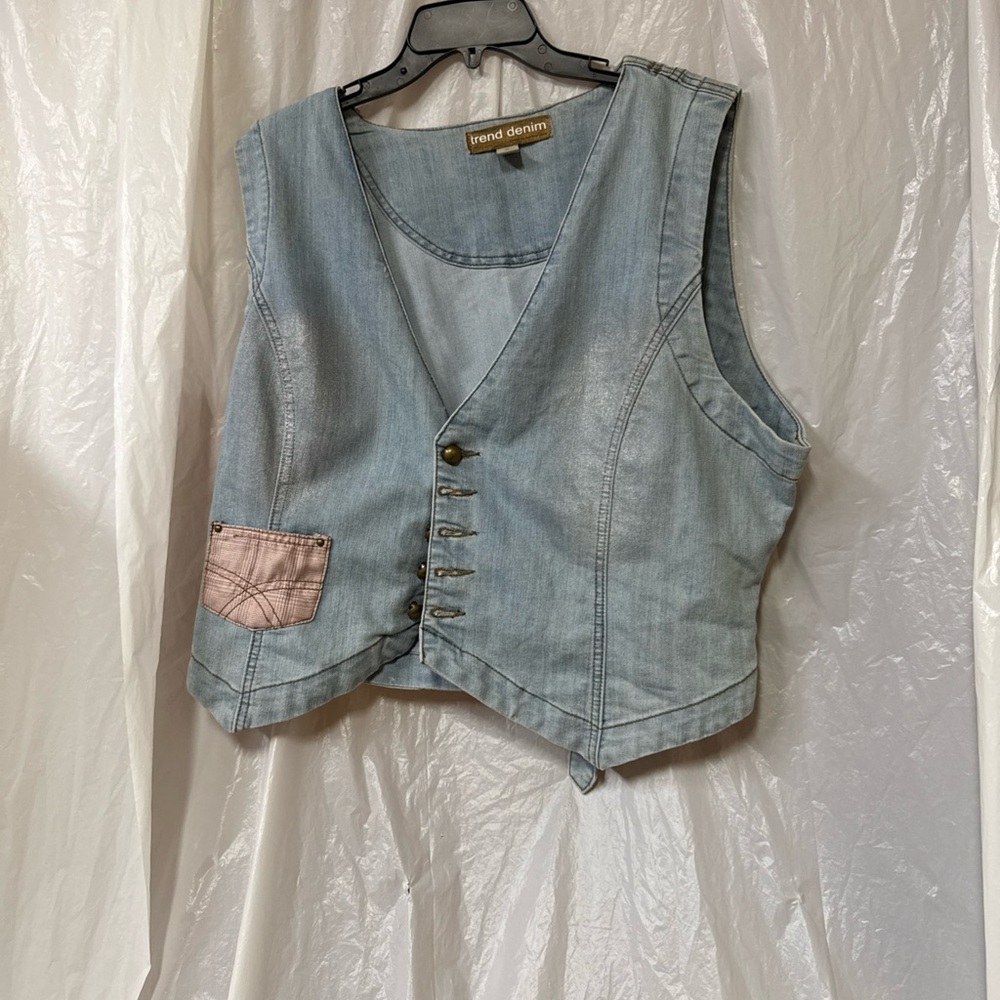 Trend Denim Light Blue Vest With Pink Pocket. Size Xl